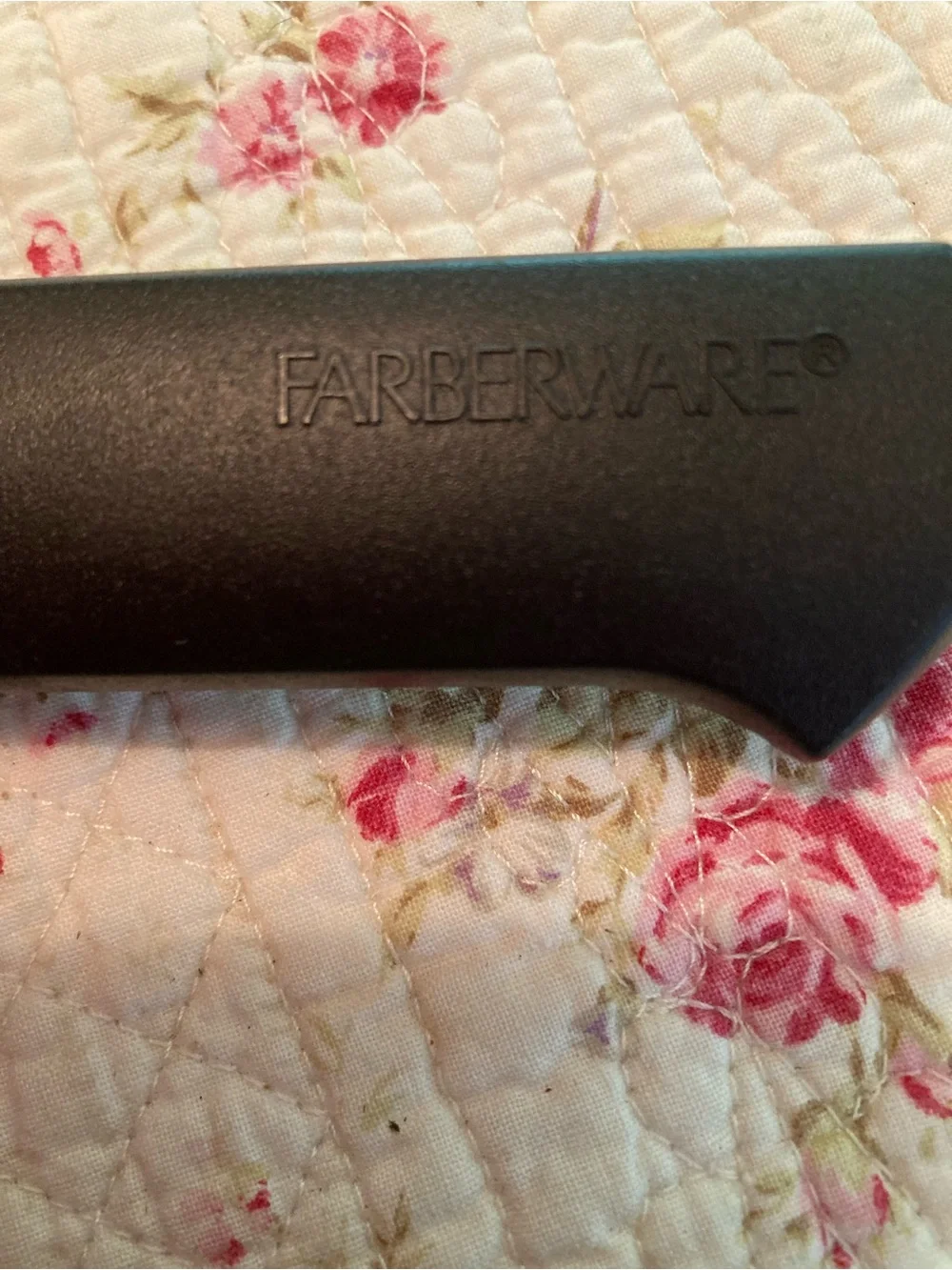 S/2 Vintage Farberware Serrated Kitchen Knives